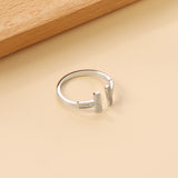 Set with 8 Extra Small Diamonds & Attached T-Shell Ring