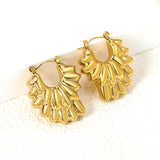 Hollow shaped double-layer petal gold-colored ear clips 26.3*27.4mm