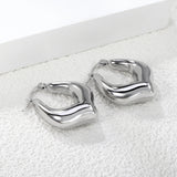 Hollow U-shaped peach heart ear clips 23.7*26.5mm Steel/Golden