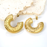 Hollow C-shaped pitted earrings 10*31mm gold color