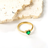 Green diamond heart shaped three claw ring