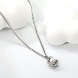 Shaped pendant with white pearl necklace 40+5cm