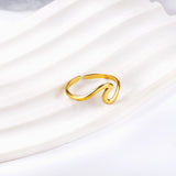 Simple and exquisite gold color love heart geometric diamond encrusted stainless steel ring