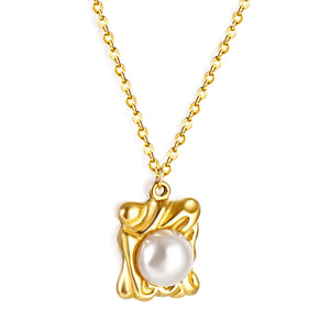 Shaped rectangular pendant with white pearl necklace 40+5cm