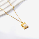 Shaped rectangular pendant with white pearl necklace 40+5cm