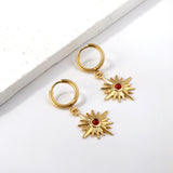 Pendientes círculo con estrella de la suerte con circonitas rojas de 2x14 mm Oro