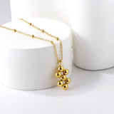 Collier pendentif 7 perles en acier 40+5cm