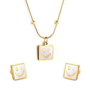 Square White Shell with Smiley Face Set Steel/Gold