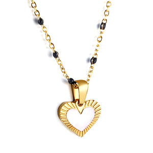 Heart shaped white oil drop pendant + black bead necklace 48+5cm