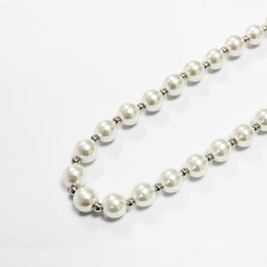 The latest trend of round pearl necklaces