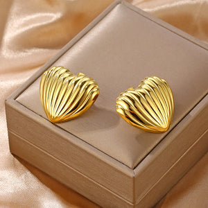 Surface more vertical stripes in the shape of a love heart stud earrings