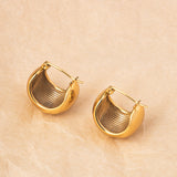 Stainless steel niche personalized retro C-shaped ball earrings women's 18K gold earrings earrings ear buckle