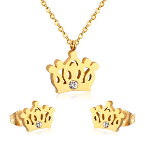 Gold/steel cut crown shape jewelry set with diamonds