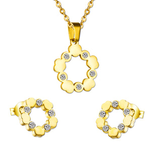 Gold/steel cut jewelry set with diamonds surrounded by many connected clouds