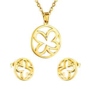 Gold/steel jewelry set with diamonds in a hollow design that expresses the vitality of flowers.