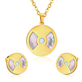 Gold Round Pendant with Scalloped Shell Jewelry Set