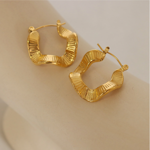 Latest Trends Gold Earrings