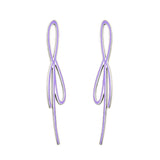 Boucles d'oreilles violettes à la mode avec nœud de forme étrange