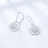 Pendientes Fashion con Rueda de Acero Inoxidable y Concha Blanca