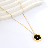 New Fashion Round Black and White Shell Pendant with Diamond Necklace